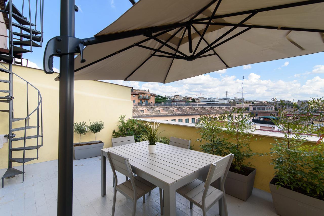 Apartmán White Terrace Ostilia Řím Exteriér fotografie